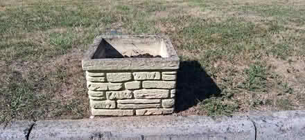 Photo of Cotswold type stone planter (AL5) #1