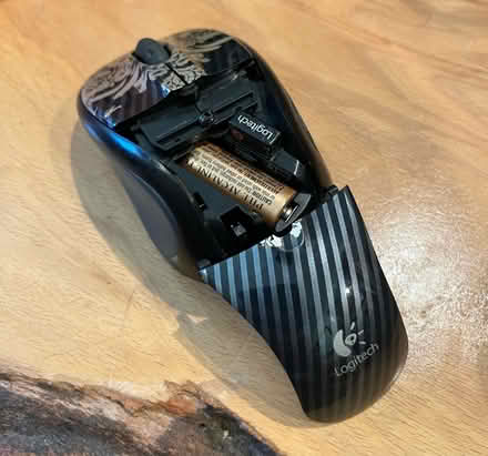 Photo of free Logitech Wireless Mouse (95070) #2