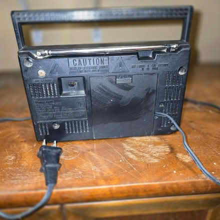 Photo of free Vintage FM/AM small radio (Columbia, Md) #4