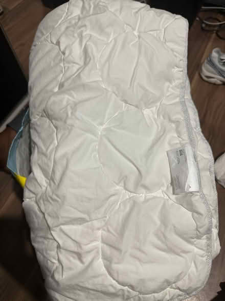 Photo of free Cot Bedding Excellent condition (SW8) #3