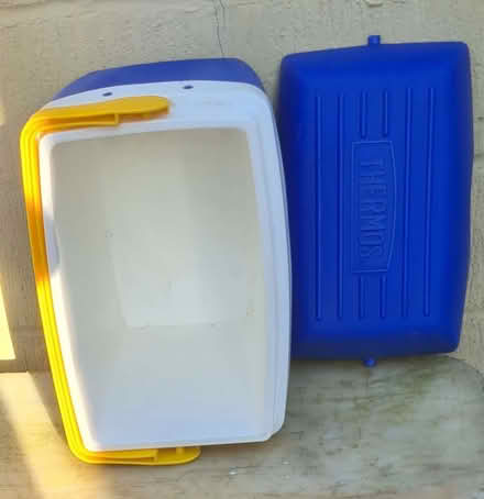 Photo of free Cooler box/bag (Richings Park SL3) #4