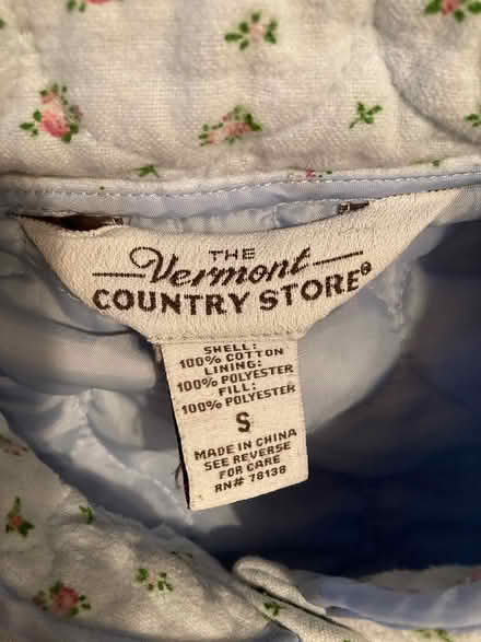 Photo of free women’s quilted bathrobe size small (Rt 7 & 286) #2