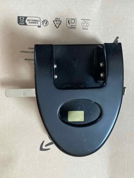 Photo of free Heavy duty hole punch (Beaumont LA1) #1