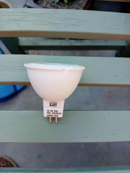 Photo of free LED lightbulbs (Lumb BB4) #4