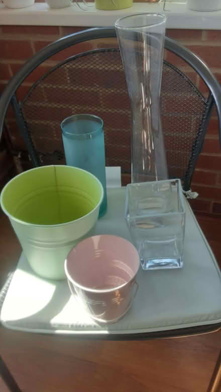Photo of free Vases and flowerpots (Furzton MK4) #1