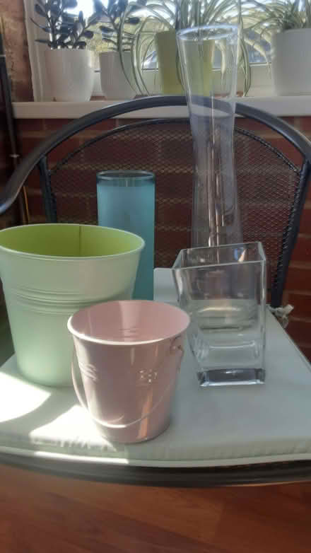Photo of free Vases and flowerpots (Furzton MK4) #2