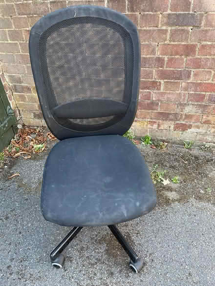 Photo of free office chair (Grove Park Chiswick W4) #1