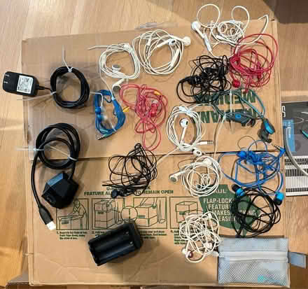 Photo of free Old headphones (95070) #1