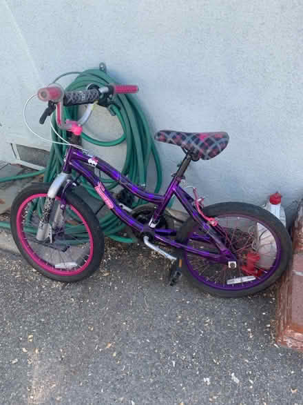 Photo of free Little girls bike (Burbank Glendale N Hollywood) #1