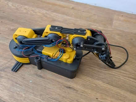 Photo of free Maplin Robotic Arm with PC Control (Isle of Dogs E14) #3