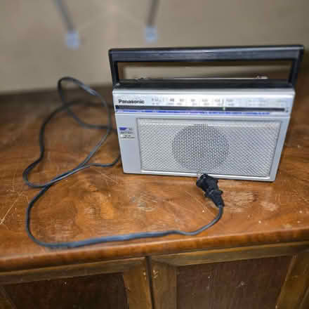 Photo of free Vintage FM/AM small radio (Columbia, Md) #1