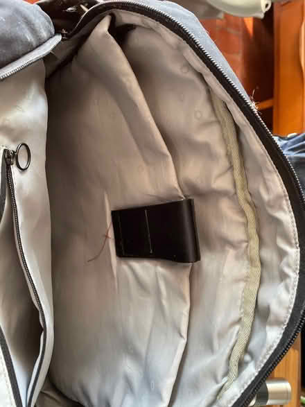 Photo of free Laptop/messenger bag (Bournville B30) #4