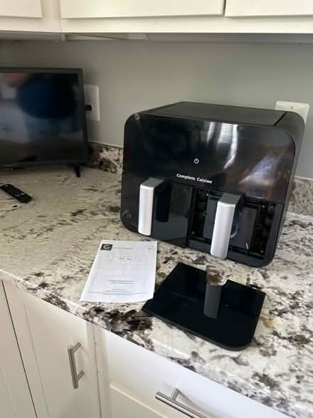 Photo of free 9-Quart Dual Basket Air Fryer (Shenandoah Farms, VA) #1