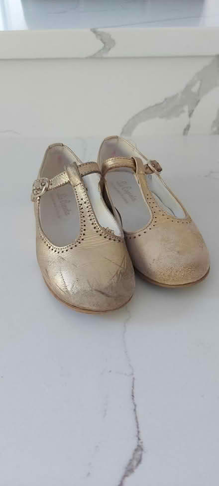 Photo of free La coqueta gold shoes size 27 (Southwater) #1
