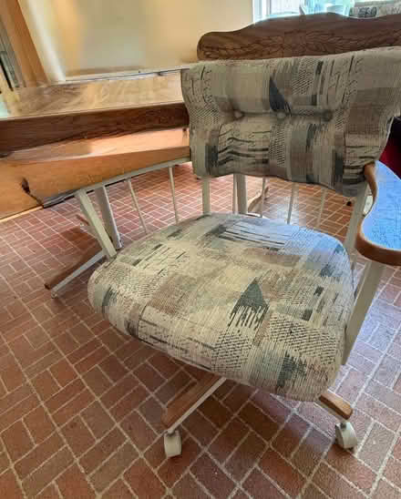 Photo of free Dining room table/ solid oak (San Rafael , peacock gap) #3