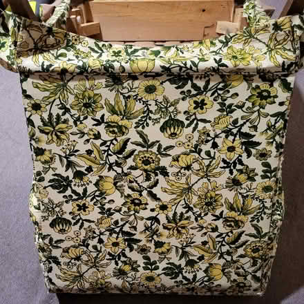 Photo of free Vintage Floral Chair (22407) #4