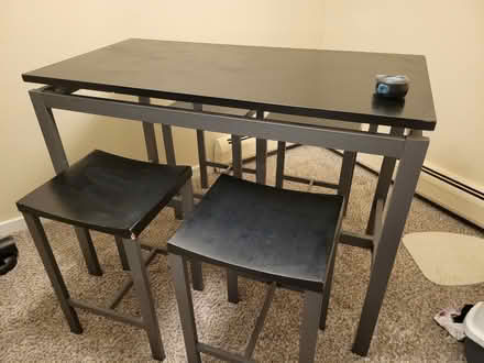 Photo of free Table with 4 stools (NE corner of schaumburg) #1
