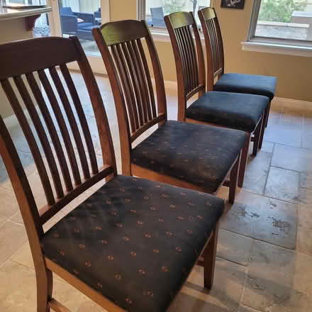 Photo of free 4 Chairs (Verrazzano, Camino del Sur) #2