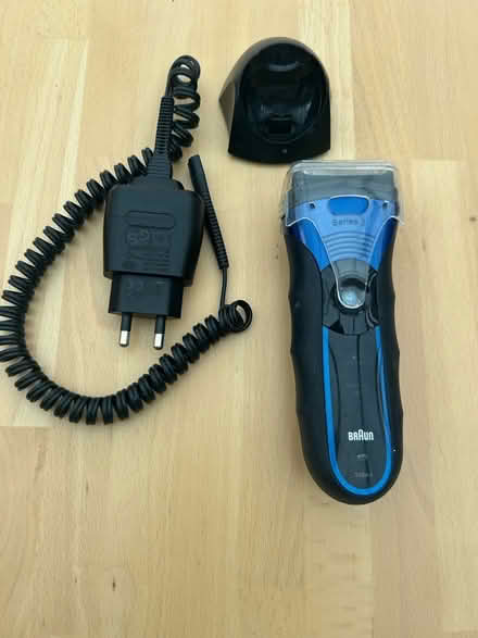 Photo of free Electric shaver (Sunnyside) #2