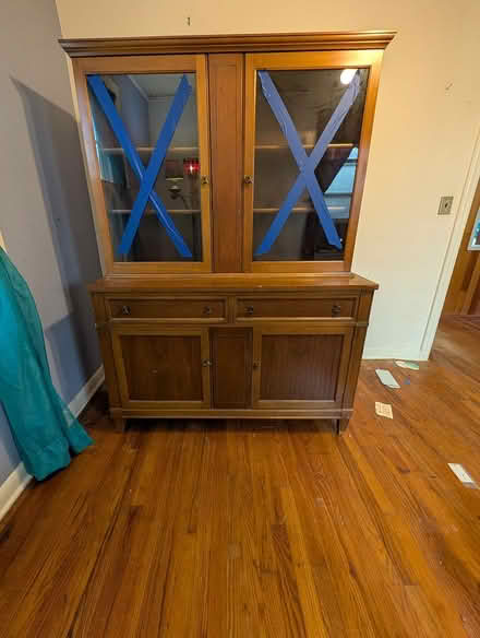 Photo of free Display Cabinets (Boulevard Park, Burien) #1