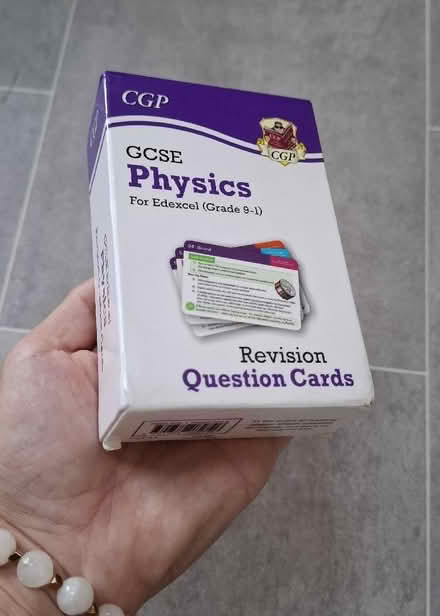 Photo of free GCSE Physics revision question cards (Boughton Monchelsea ME17) #1