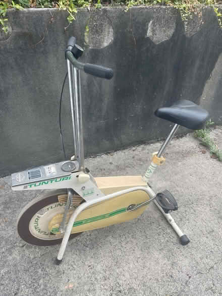 Photo of free stationary bicycle bike exercise (maple leaf lake city way) #1