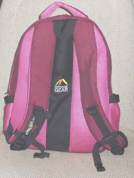 Photo of free pink backpack (Glasgow G43) #2