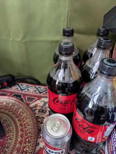 Photo of free Diet soda: 1 Pepsi, 5 coke Zero (Carling) #1
