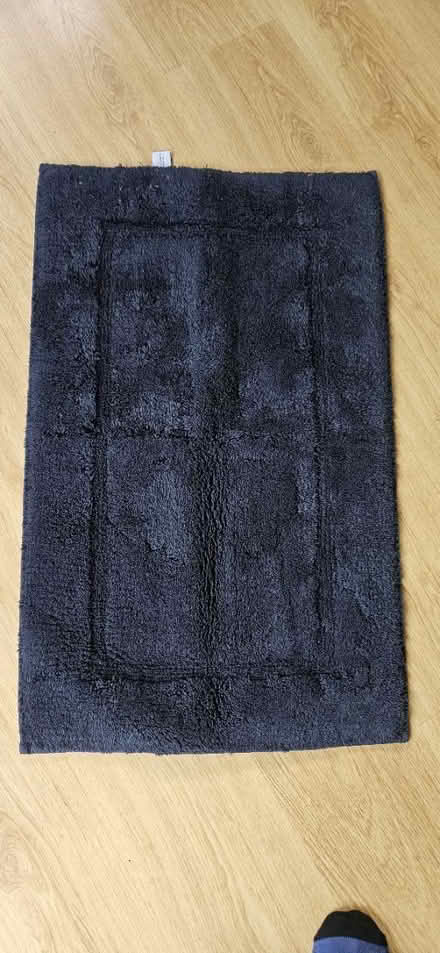 Photo of free Duvet set & bath mat (Tower Hill/Shadwell) #2