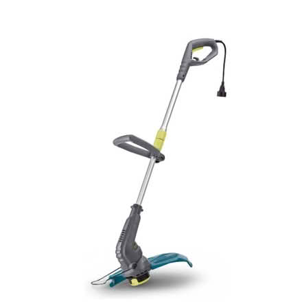 Photo of Grass trimmer (657B Pinerow Cres waterloo) #1