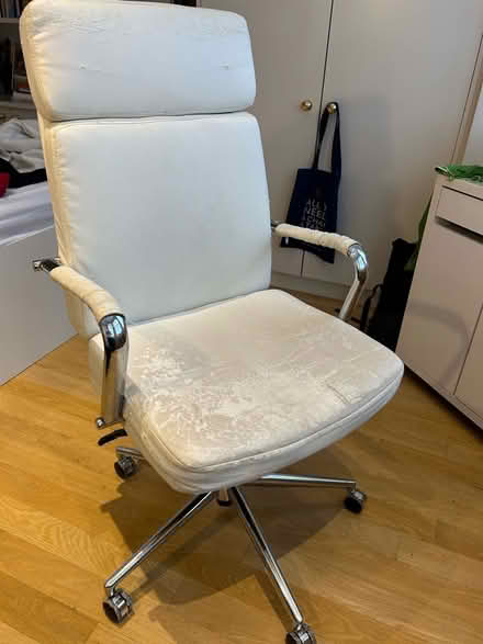 Photo of free Office chair white (Earls Court SW5) #2