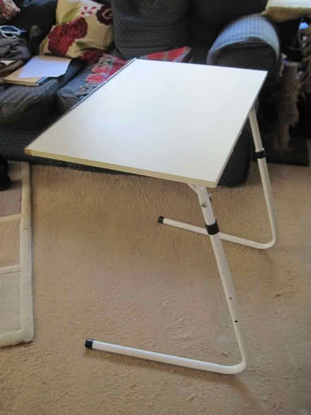 Photo of free small folding table (Cambuskenneth FK9) #1