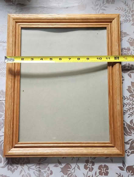 Photo of free Eight 10" x 13" oak picture frames (Outside Kennett Square) #2