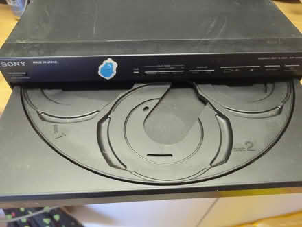 Photo of free Multi 5 disc cd player temperamental (Shippon OX13) #2