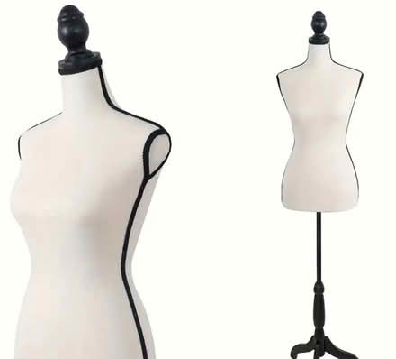 Photo of Female mannequin (Wootton Wawen B95) #1