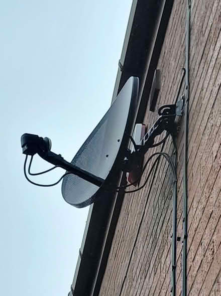 Photo of free Sky Dish And Boxes, 2 VHS Video Players (Haswell DH6) #1
