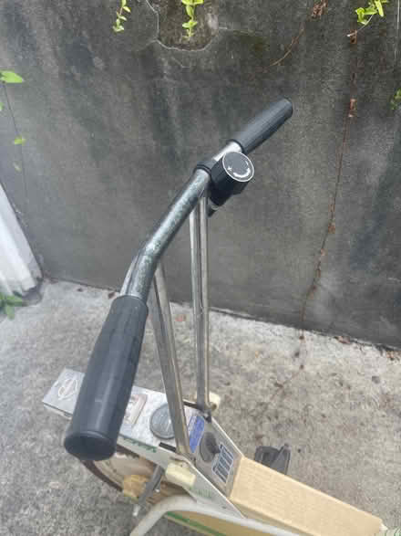 Photo of free stationary bicycle bike exercise (maple leaf lake city way) #4