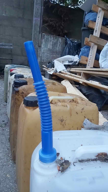Photo of free 5 plastic jerry cans 25 litres (Dallow LU1) #3