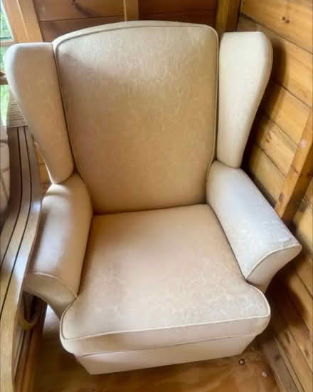 Photo of free Armchair (Totteridge HW HP13) #1