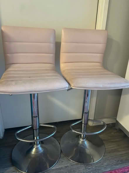 Photo of free 2 barstools with some issues (North Hollywood) #1