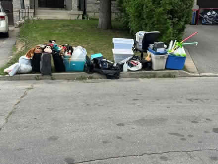 Photo of free curb alert lots of stuff (North York 401 & Allen BathLAW) #1