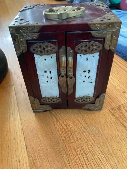 Photo of free Jewelry box (Waltham ma) #2