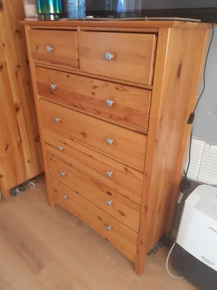Photo of free Chest of drawers - excellent cond (Walthamstow) #1