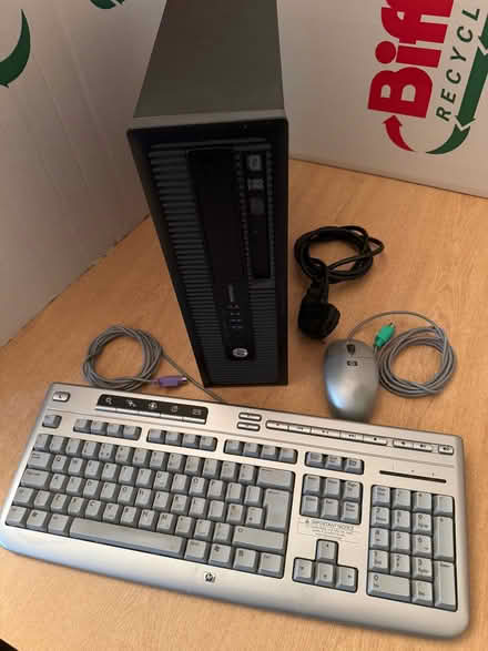 Photo of free Refurbished HP PC with keyboard & mouse (Merry Hill WD23) #1