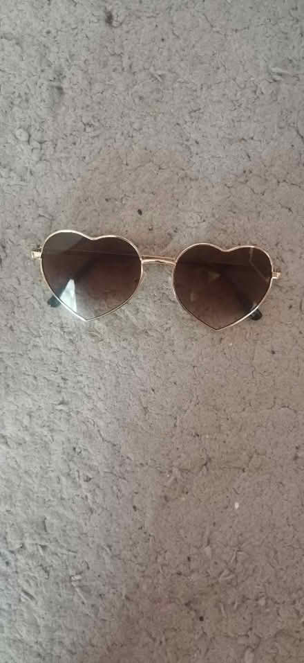 Photo of free Sunglasses (Cm26by) #1