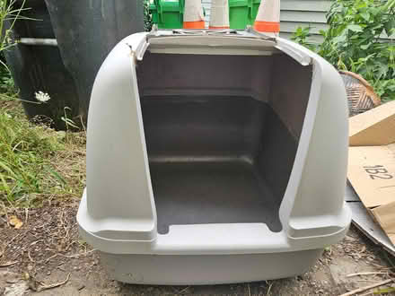 Photo of free multi-cat kitty litter box (Roxbury) #3