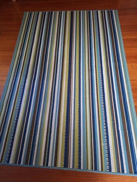 Photo of free 5' x 7.5' Area Rug (Lexington near Wilson Farms) #1
