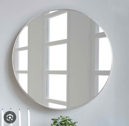 Photo of Round mirror (St lenords tn38) #1