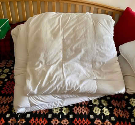 Photo of free King size duvet 12.5tog. (Cradoc LD3) #1