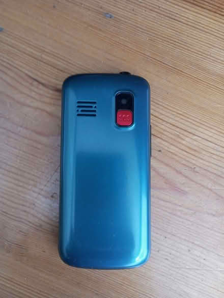 Photo of free Large button mobile phone (Lighthorne Heath CV33) #2